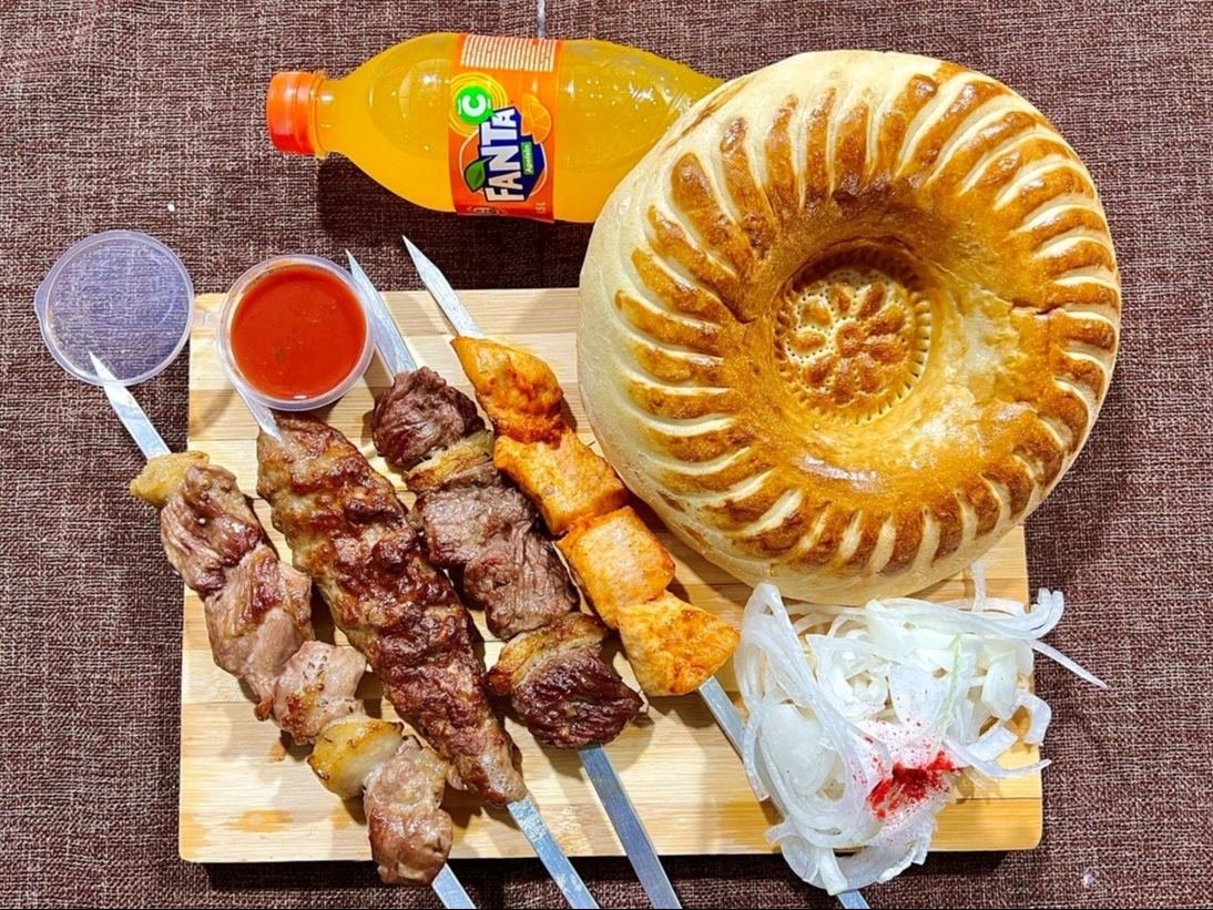 Combo chicken and beef kebab platter